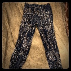 ✨SALE✨NWOT Navy Blue and White Jogger Pants